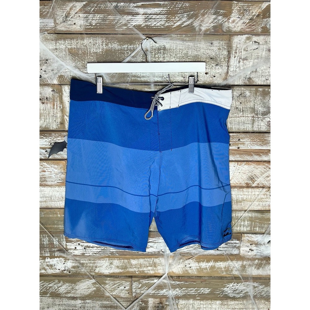 Billabong Recycler board shorts‎ Size 38 Blue